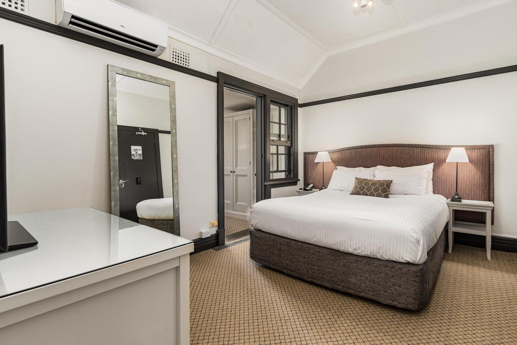 เป็ปเปอร์ เมเนอร์ เฮ้าส์ Hotel Sutton Forest ภายนอก รูปภาพ